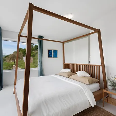 Majestic Eye 别墅 *