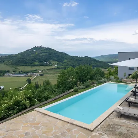 Majestic Eye * 莫托文